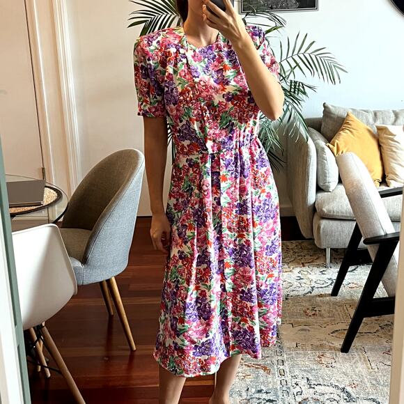 Liz Claiborne Dresses & Skirts - Liz Claiborne floral vintage midi dress size 6 white purple